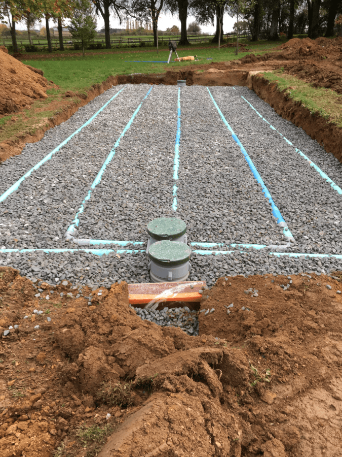 BARRE TP Terrassement Chateau Gontier R 08